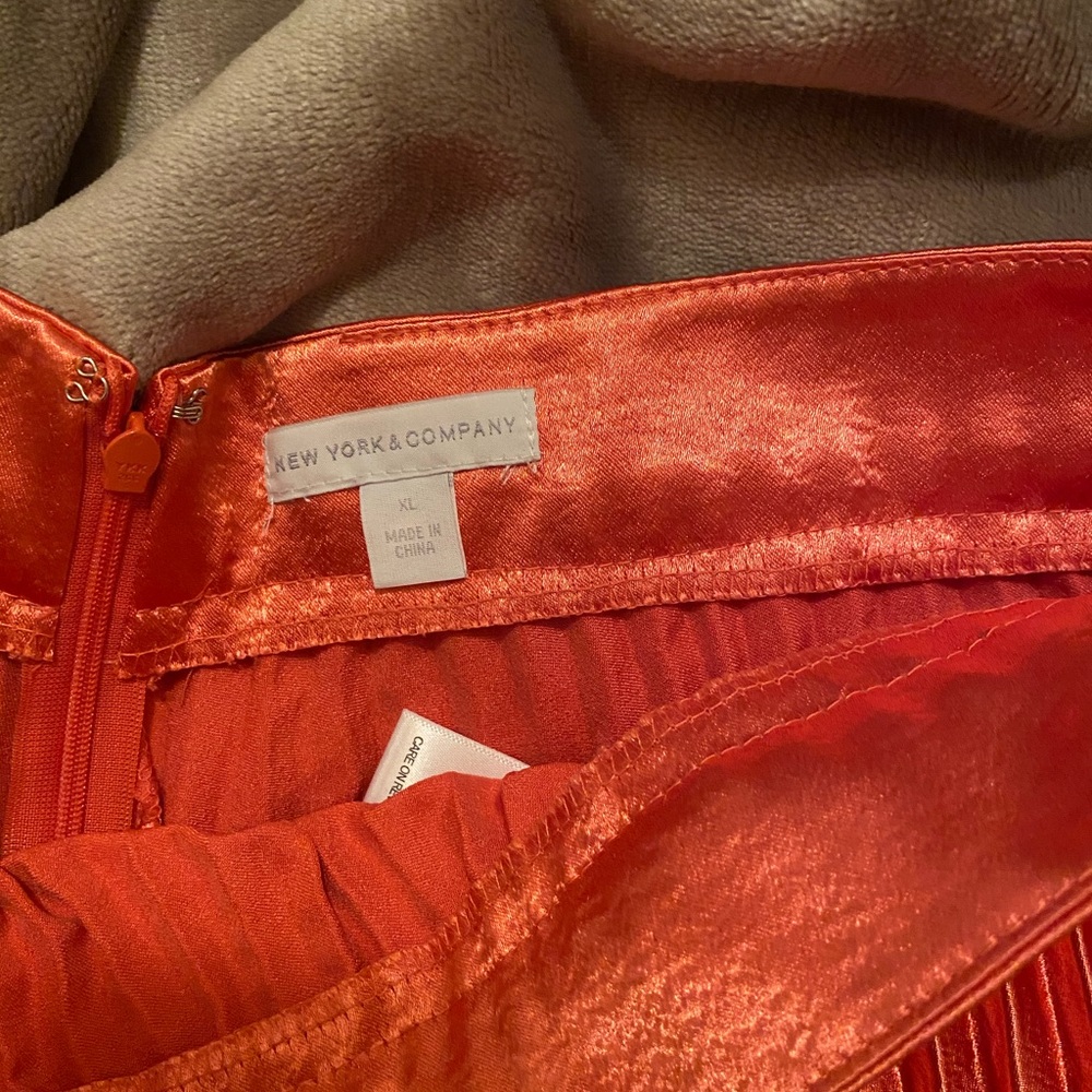 Beautiful pleated skirt! Side slit! Sexy!/ SOLD